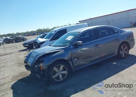 2015 Volkswagen Passat 1.8T Limited Edition z USA, uszkodzony, nr VIN 1VWAT7A3XFC112483